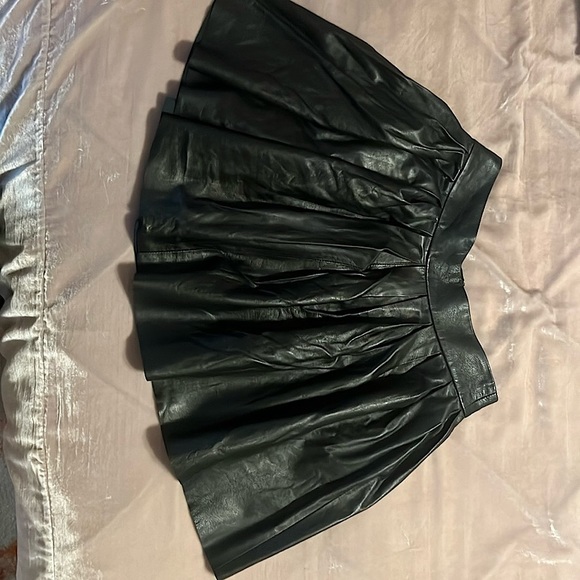 Alice and Olivia leather skirt